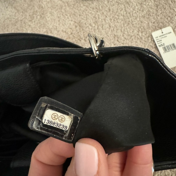 100% authentic Chanel black small shopping tote bag - Picture 10 of 16